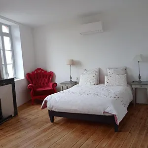 https://les-coulisses-du-chateau.midi-pyreneeshotels.com