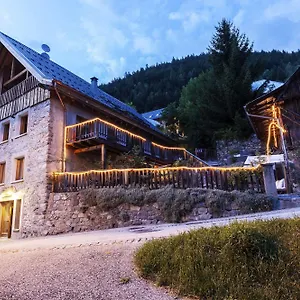 https://chalet-lingayoni.hotels-rhonealpes.com